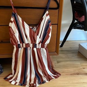 ZAFUL RUST WHITE AND BLUE ROMPER SIZE SMALL